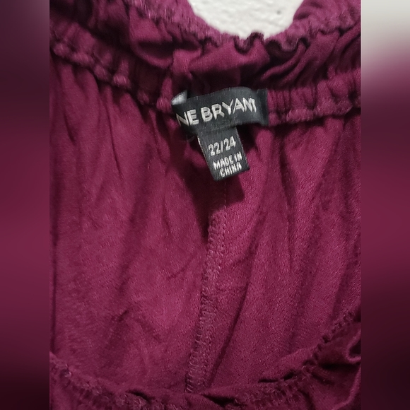 Lane Bryant maroon off the shoulder blouse size 22/24 - Picture 3 of 7